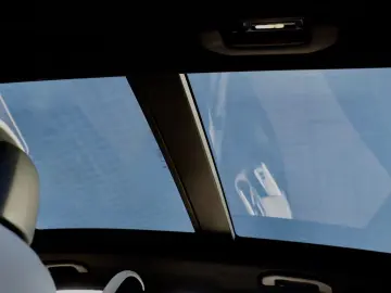 MERCEDES-BENZ GLC 220 d 4Matic AMG Burmester Panorama Kamera