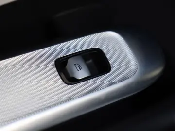 MERCEDES-BENZ GLC 220 d 4Matic AMG Burmester Panorama Kamera