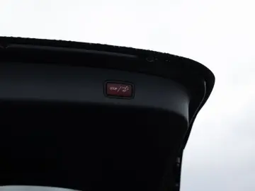 MERCEDES-BENZ GLC 300 e 4M AMG-Sport DIGITAL 360 Pan&hellip;