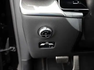 MERCEDES-BENZ GLC 300 e 4M AMG-Sport DIGITAL 360 Pan&hellip;