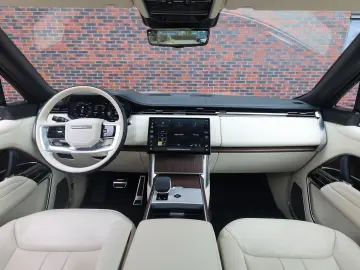LAND ROVER Range Rover P460e Autobiography LWB
