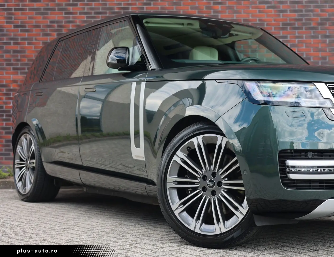 LAND ROVER Range Rover P460e Autobiography LWB