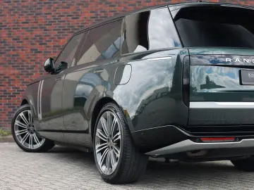 LAND ROVER Range Rover P460e Autobiography LWB
