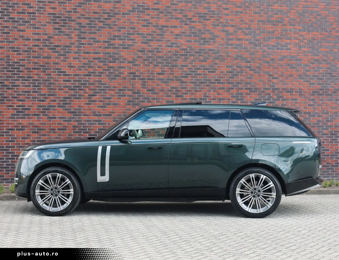 LAND ROVER Range Rover P460e Autobiography LWB