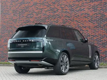 LAND ROVER Range Rover P460e Autobiography LWB