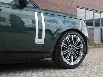 LAND ROVER Range Rover P460e Autobiography LWB