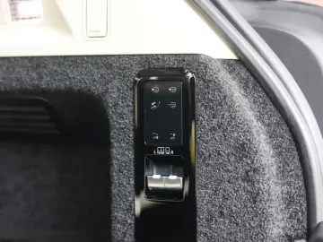 LAND ROVER Range Rover P460e Autobiography LWB