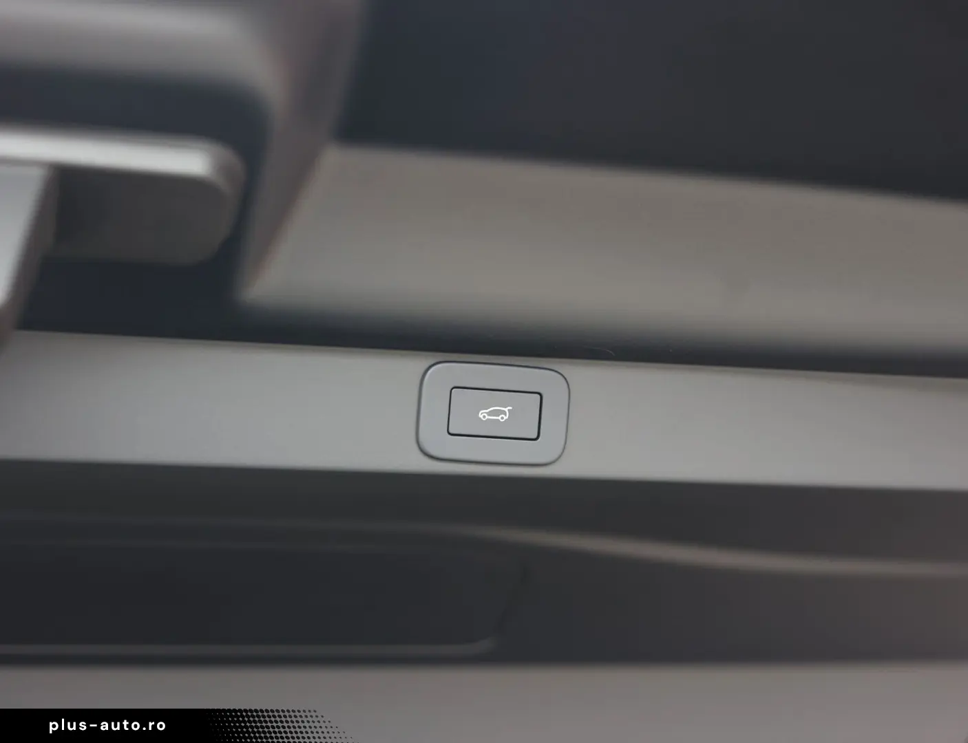 LAND ROVER Range Rover P460e Autobiography LWB