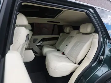 LAND ROVER Range Rover P460e Autobiography LWB