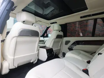 LAND ROVER Range Rover P460e Autobiography LWB