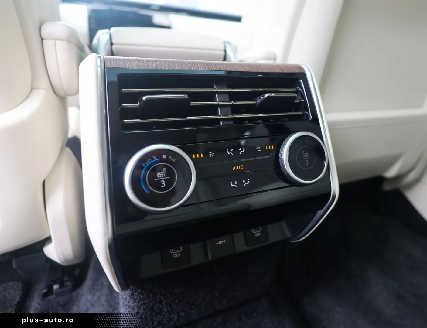 LAND ROVER Range Rover P460e Autobiography LWB