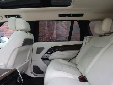 LAND ROVER Range Rover P460e Autobiography LWB