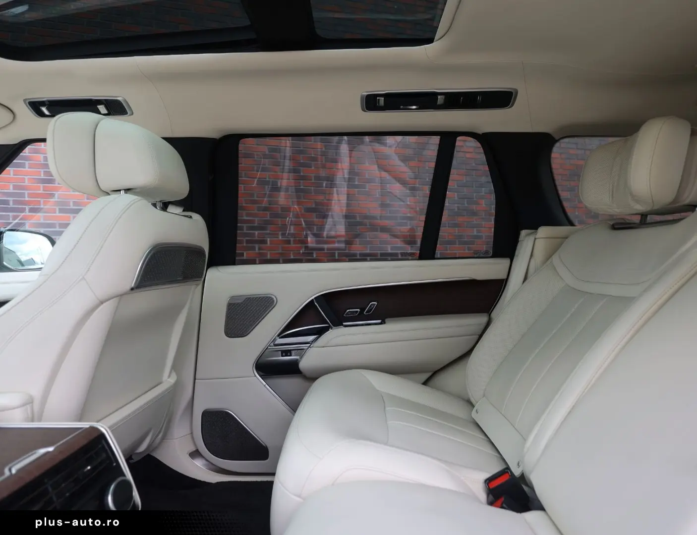 LAND ROVER Range Rover P460e Autobiography LWB
