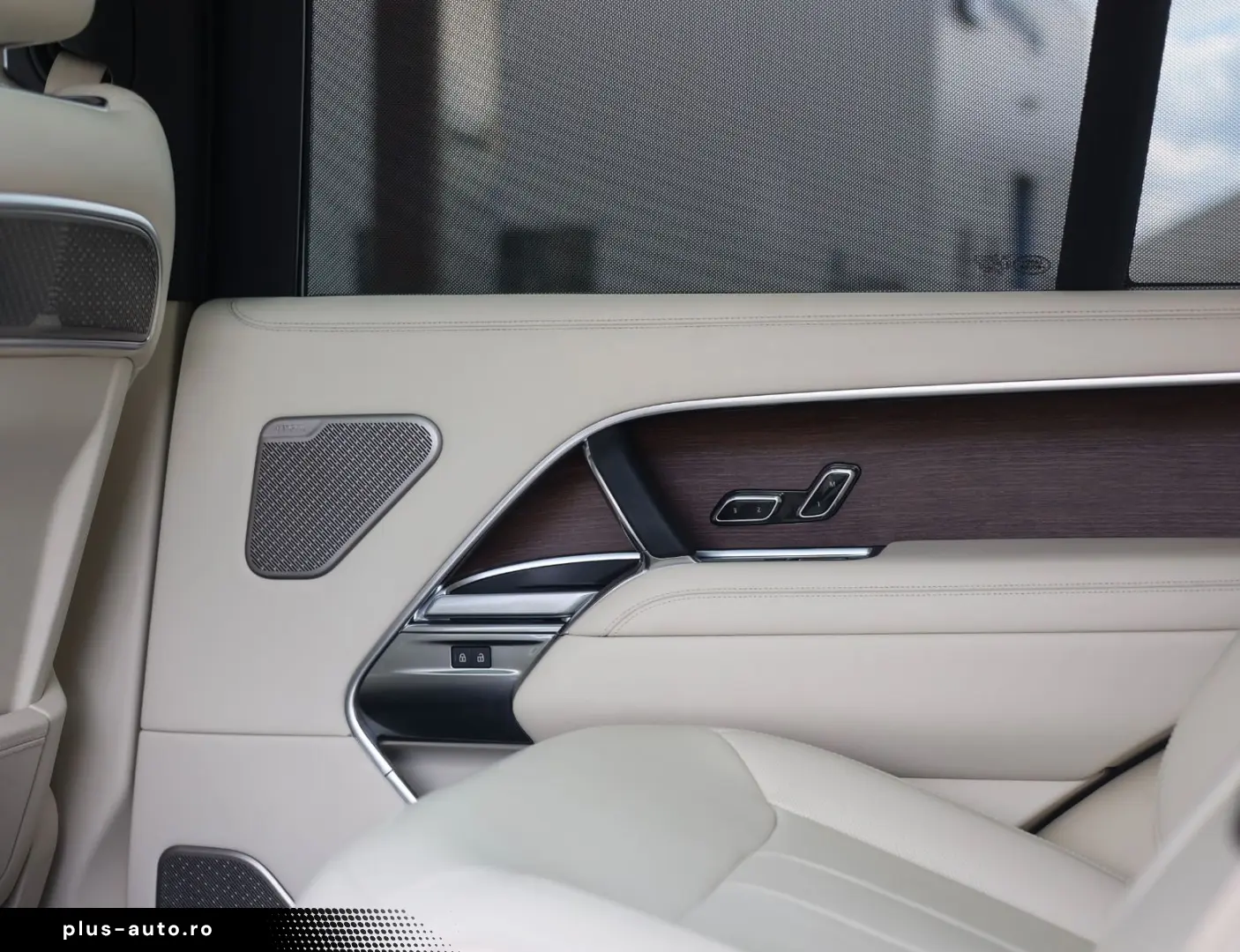 LAND ROVER Range Rover P460e Autobiography LWB