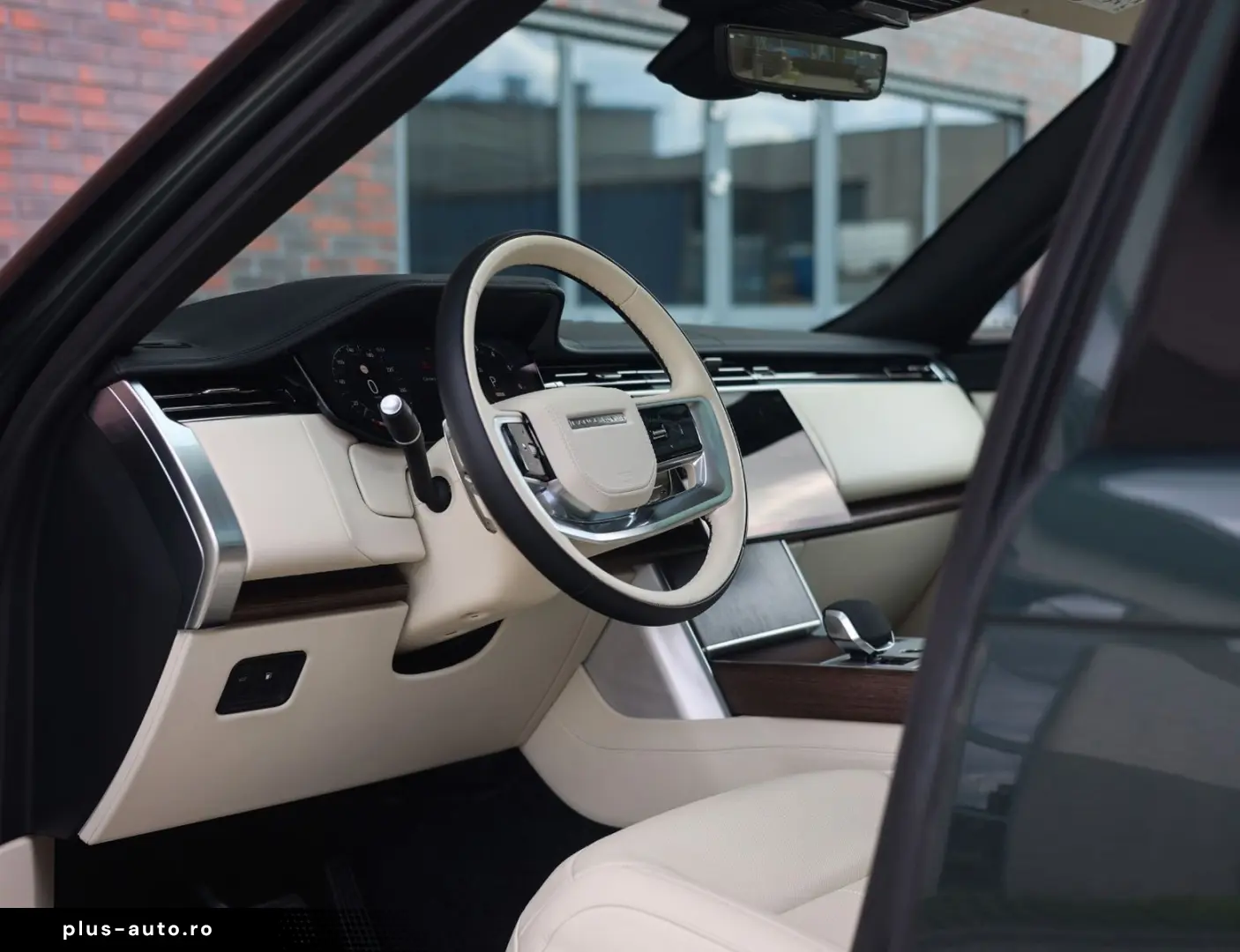 LAND ROVER Range Rover P460e Autobiography LWB