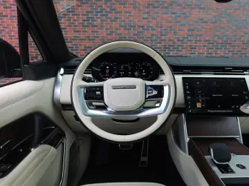 LAND ROVER Range Rover P460e Autobiography LWB