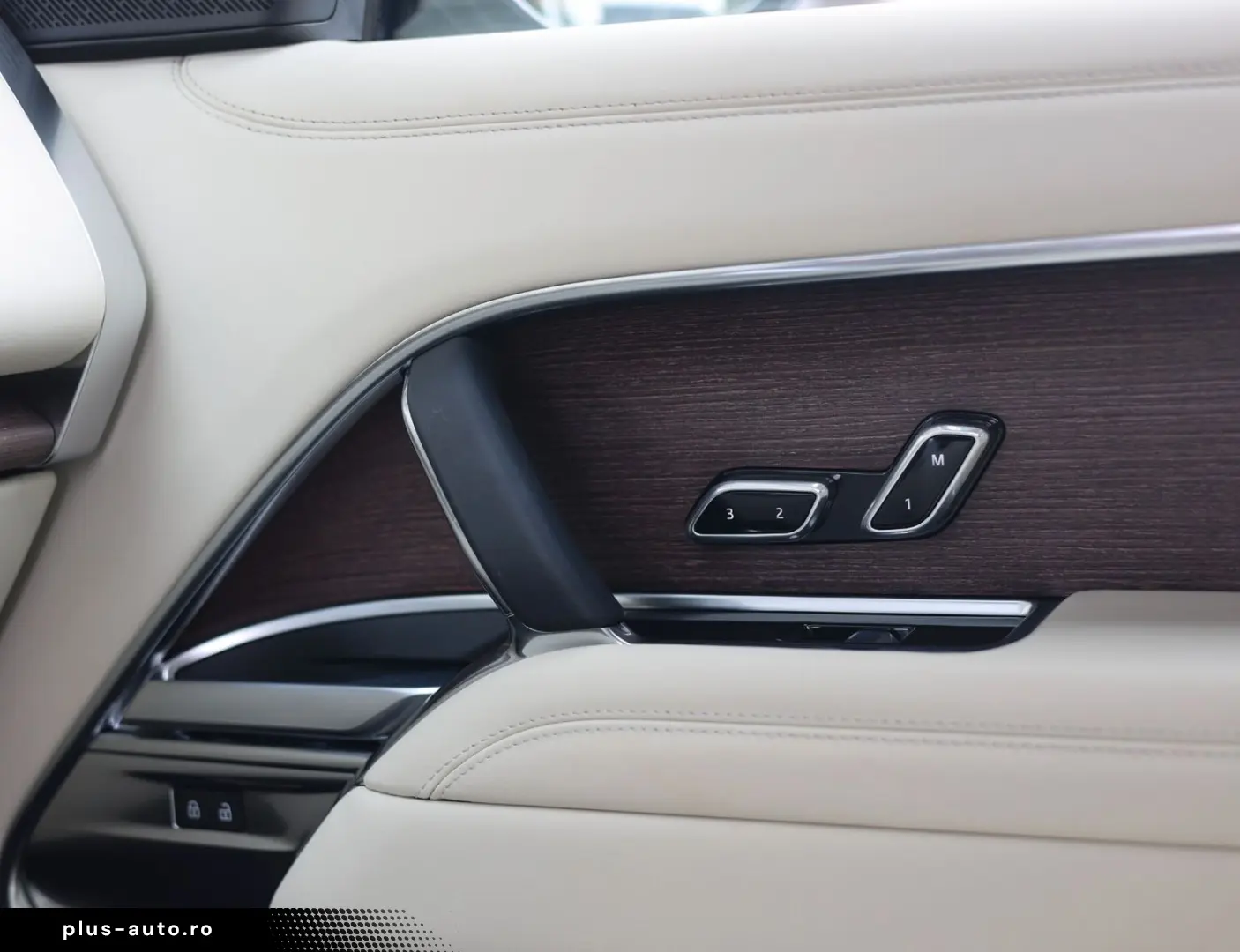 LAND ROVER Range Rover P460e Autobiography LWB