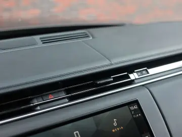 LAND ROVER Range Rover Sport P550e Autobiography