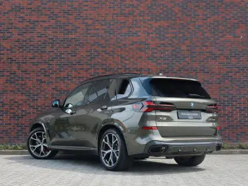 BMW X5 50e xDrive   Pano - HUD - Tartufo