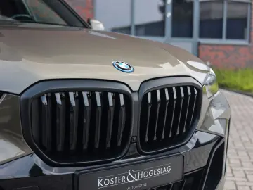 BMW X5 50e xDrive   Pano - HUD - Tartufo