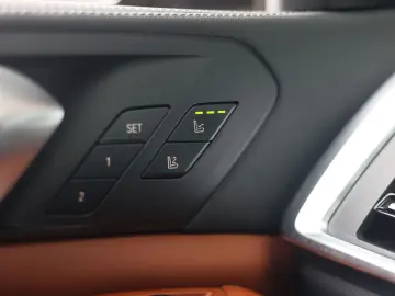BMW X5 50e xDrive   Pano - HUD - Tartufo