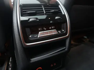 BMW X5 50e xDrive   Pano - HUD - Tartufo