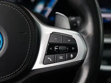 BMW X5 50e xDrive   Pano - HUD - Tartufo