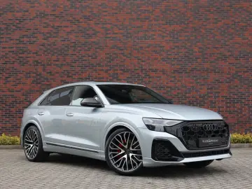 AUDI Q8 60 TFSIe Quattro   Pano - AHK - Voll!