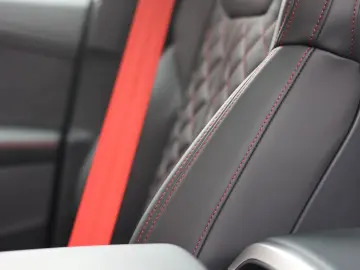 AUDI Q8 60 TFSIe Quattro   Pano - AHK - Voll!