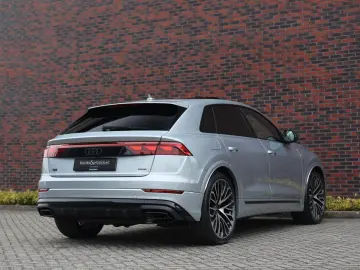 AUDI Q8 60 TFSIe Quattro   Pano - AHK - Voll!