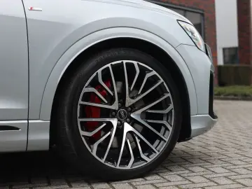 AUDI Q8 60 TFSIe Quattro   Pano - AHK - Voll!
