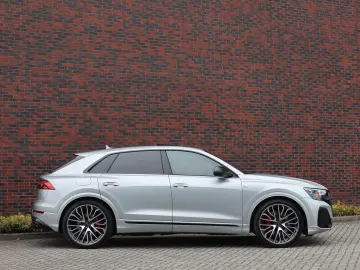 AUDI Q8 60 TFSIe Quattro   Pano - AHK - Voll!