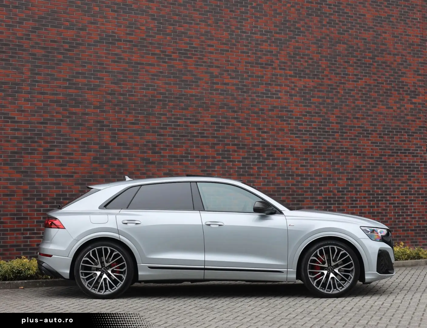 AUDI Q8 60 TFSIe Quattro   Pano - AHK - Voll!
