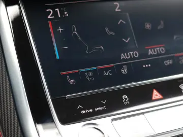 AUDI Q8 60 TFSIe Quattro   Pano - AHK - Voll!