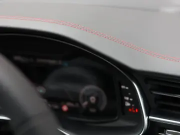 AUDI Q8 60 TFSIe Quattro   Pano - AHK - Voll!