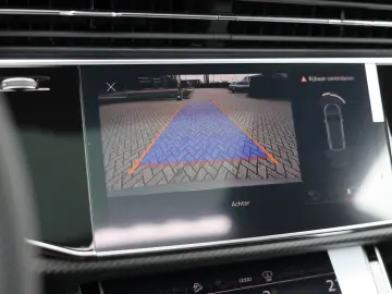 AUDI Q8 60 TFSIe Quattro   Pano - AHK - Voll!