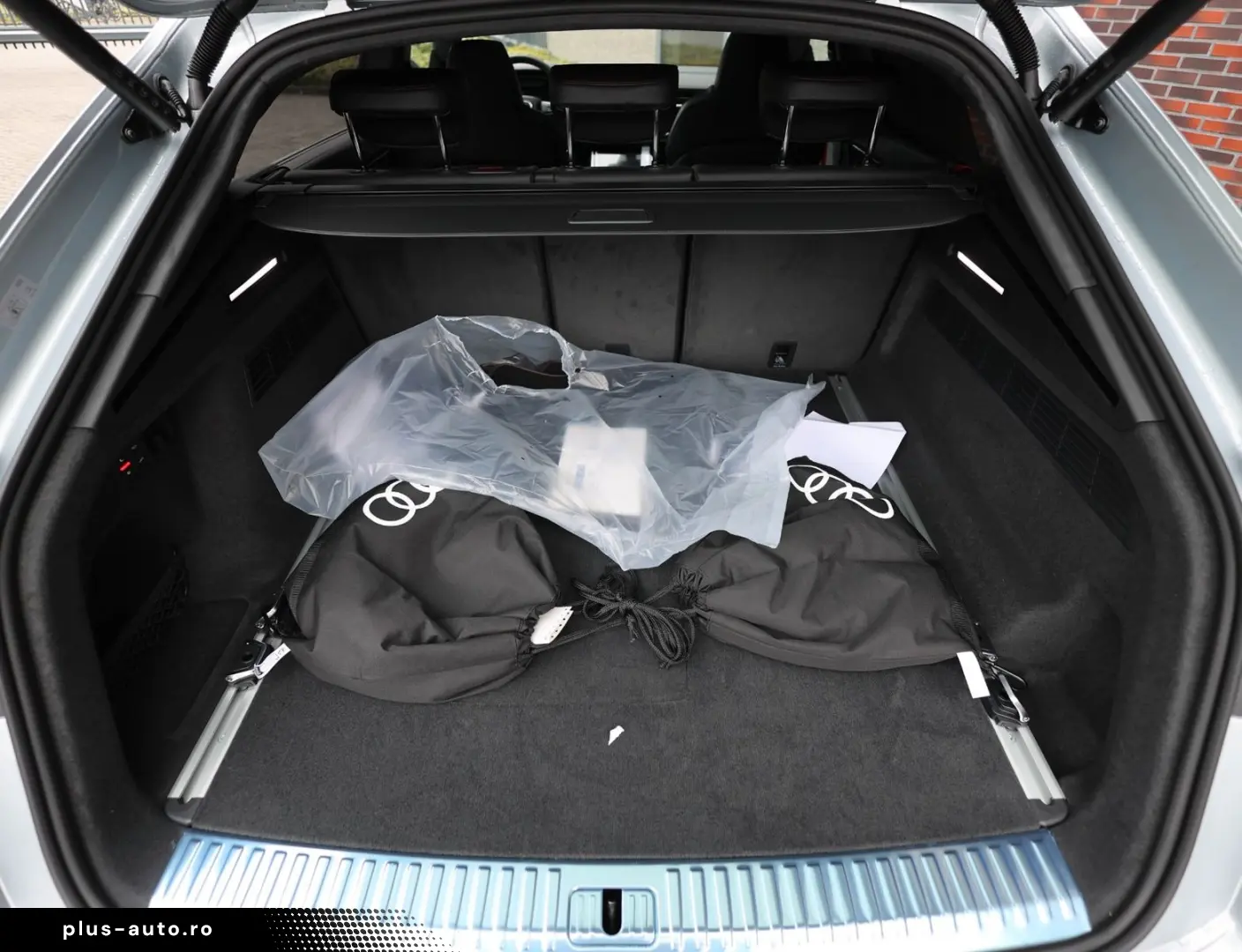 AUDI Q8 60 TFSIe Quattro   Pano - AHK - Voll!