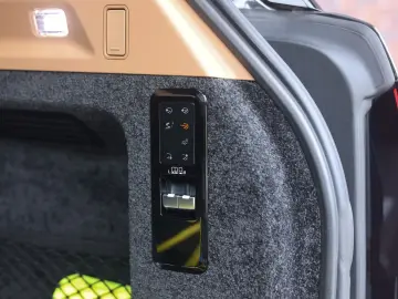LAND ROVER Range Rover P550e Autobiography   Pano - AHK