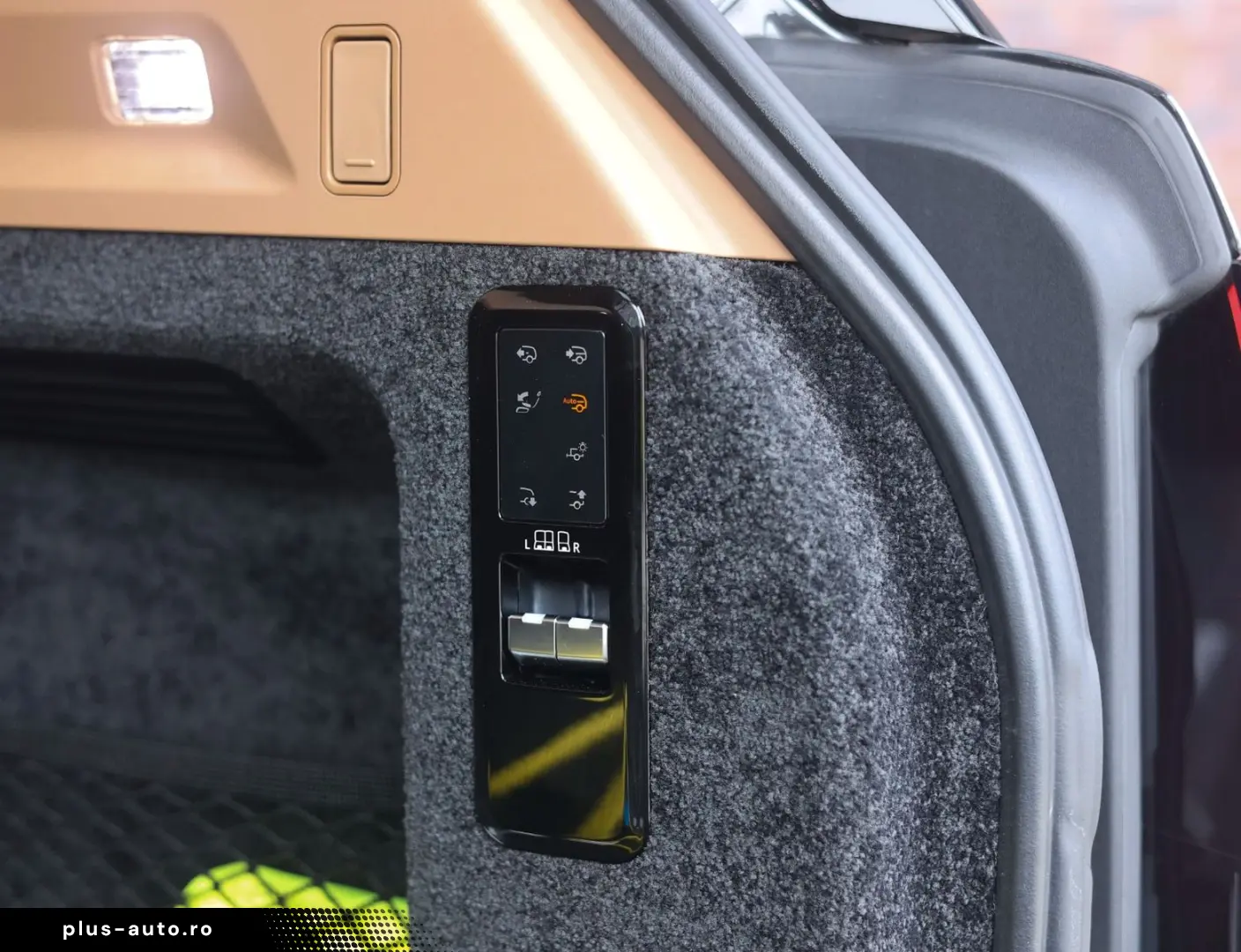 LAND ROVER Range Rover P550e Autobiography   Pano - AHK