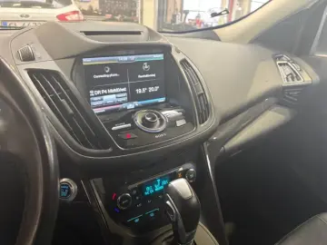 Ford Kuga automat 4x4