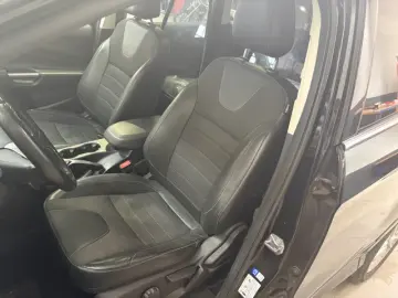 Ford Kuga automat 4x4