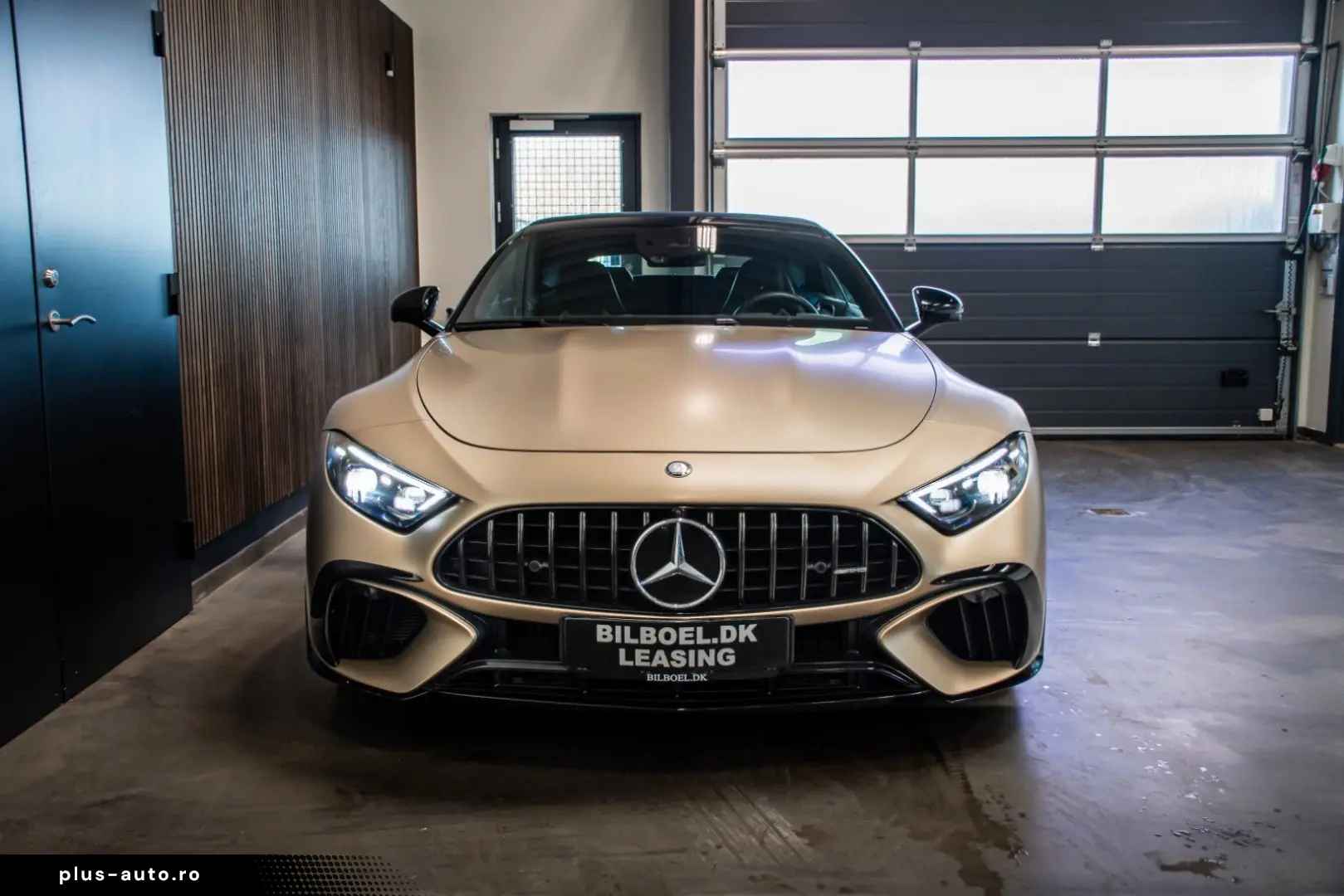 MERCEDES-BENZ SL 63 AMG Roadster   Golden Coast 1 of 100