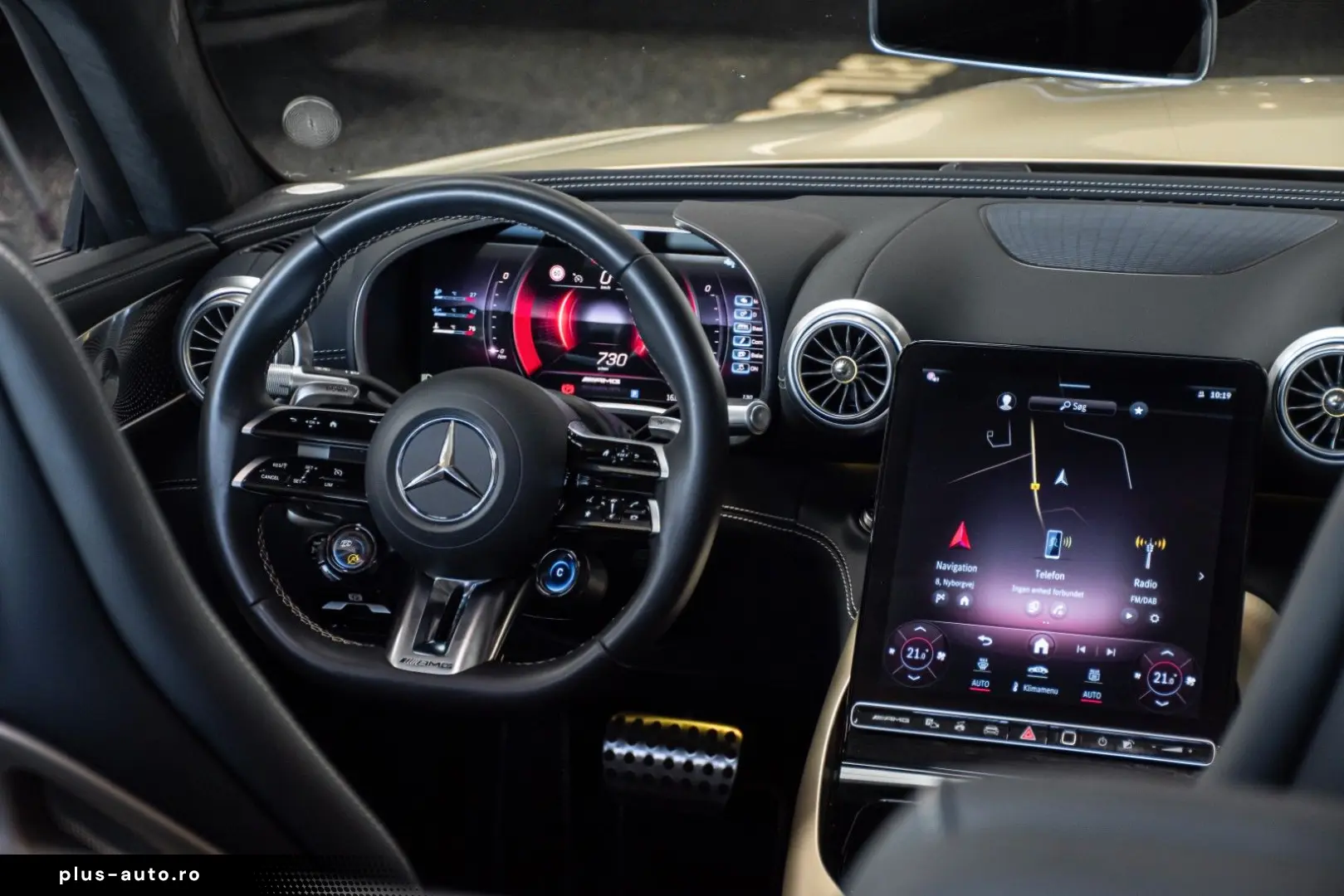 MERCEDES-BENZ SL 63 AMG Roadster   Golden Coast 1 of 100