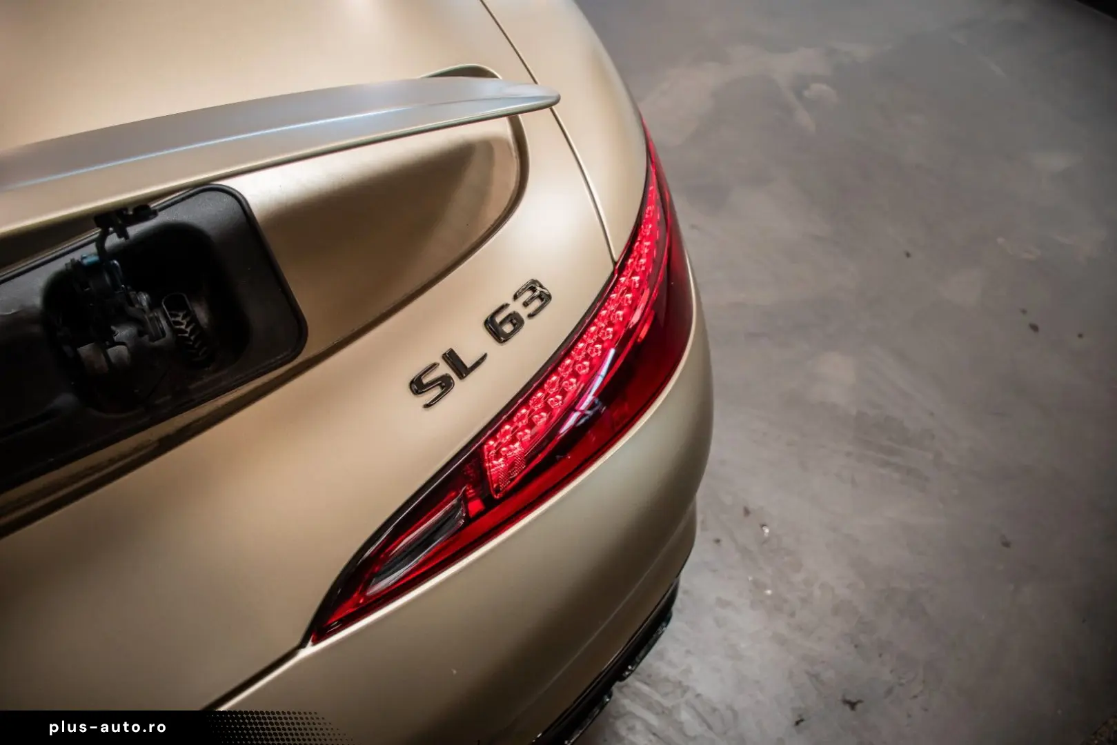 MERCEDES-BENZ SL 63 AMG Roadster   Golden Coast 1 of 100