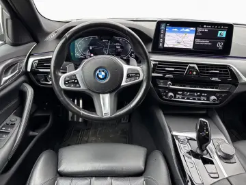 BMW 530e xDrive Aut.M SPORT Laser HUD Navi Shzg 360