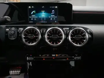 Mercedes-Benz A 200 d Limousine AMG Line