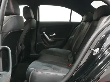 Mercedes-Benz A 200 d Limousine AMG Line