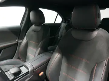 Mercedes-Benz A 200 d Limousine AMG Line