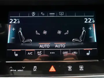 AUDI A6 Avant 40 TDI quattro S line  MATRIX PANO NAVI