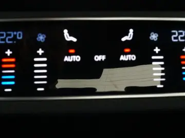 AUDI A6 Lim. 40 TDI design  LEDER KAMERA SOUND SYSTEM